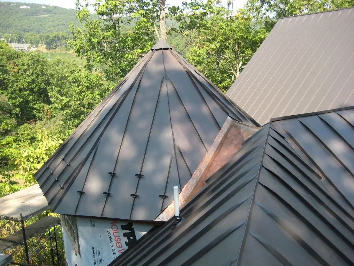 Professional Gutter Cleaning by Craftsman Roofing in Hassayampa
